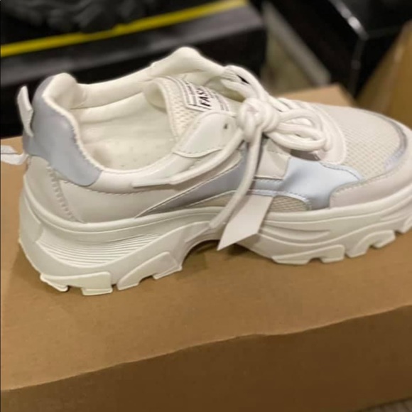 Shoes - Picture 5 of 6